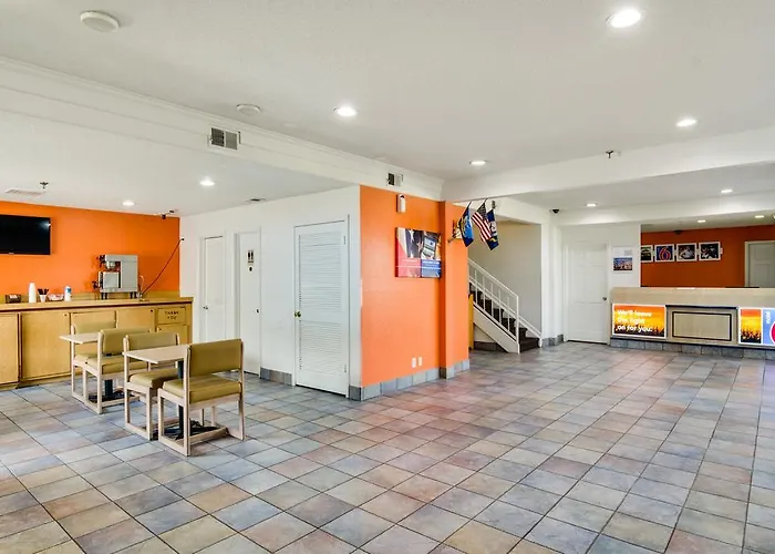 Motel 6-Waukegan, Il