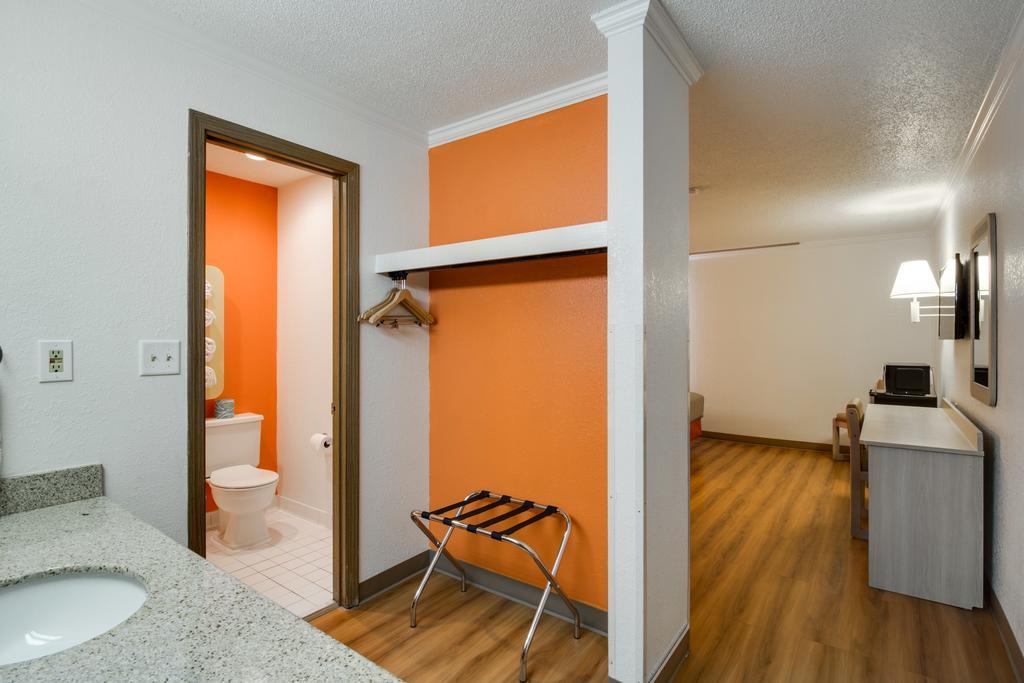 Hotel 6-waukegan, Il 3*